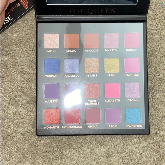 The Queen eyeshadow - Picture 2 of 2